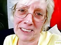 おばあちゃんは、古い種をまく