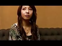 セレブ妻が若いホストにはまっているようになります.