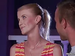 毛むくじゃらの猫の成熟しており、10 代のレズビアン